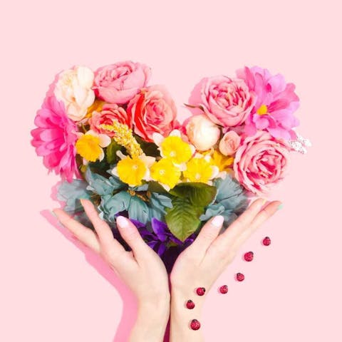What Flowers to Buy for a Girlfriend After Two Years of Marriage - Flora Queen