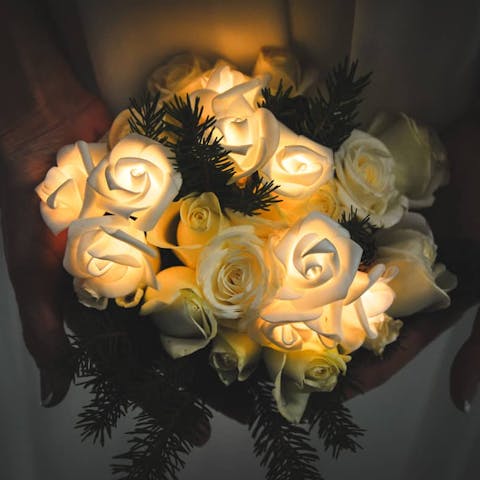 Silk Flowers Wedding Bouquets – Are They Worth the Hype? - Flora Queen