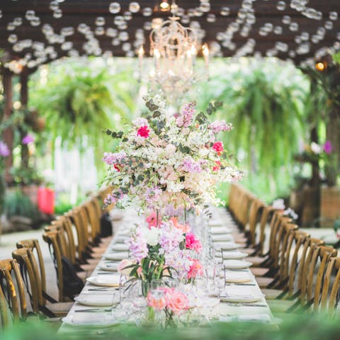 Tips for Dinner Party Themes, Matching Flowers and Décor - Flora Queen