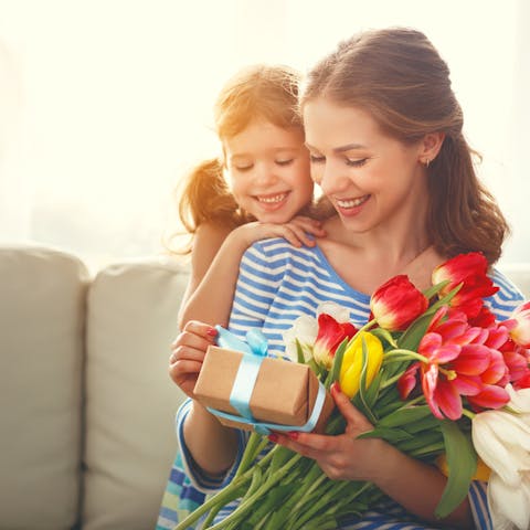 Mother’s Day Flower Gift - Flora Queen