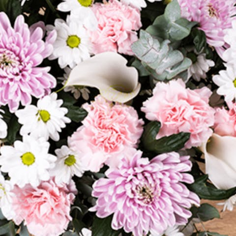 Celebrate Serendipity With Our Bouquet of the Month - Flora Queen