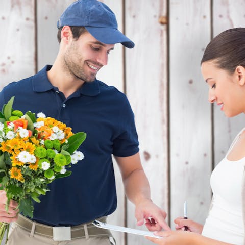 Everything You Need To Know About Ordering Valentine’s Flowers - Flora Queen