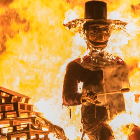 Guy Fawkes Night: Remember, Remember - Flora Queen