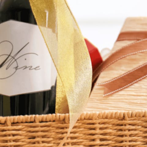 Why gift baskets are the best last minute present - Flora Queen