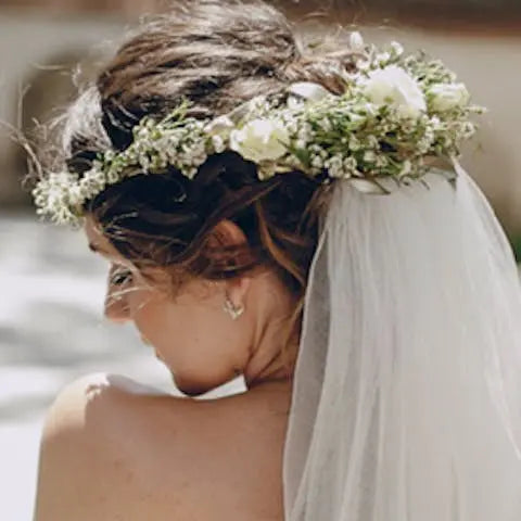 The-best-bridal-hairstyles-with-flowers Flora Queen