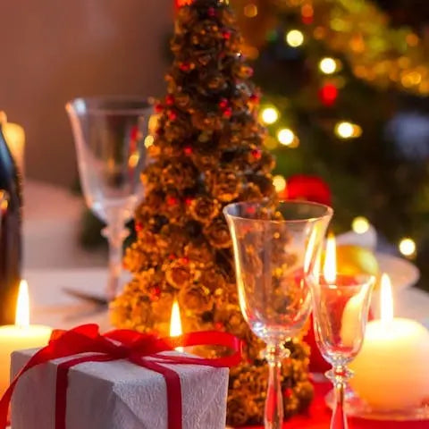 How-to-Make-a-Christmas-Centrepiece-in-8-Easy-Steps Flora Queen