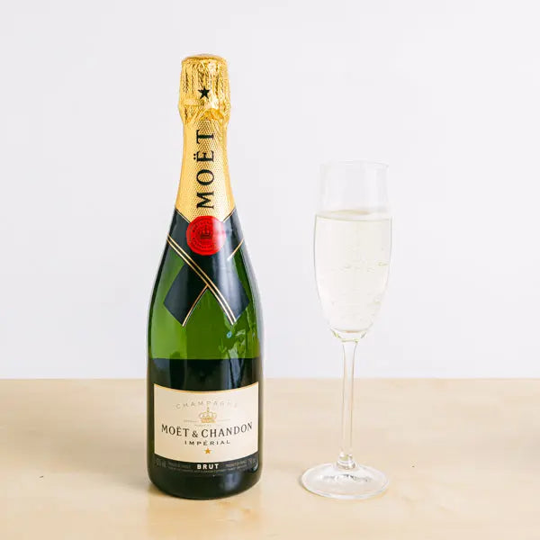 Moët & Sweet Embrace Flora Queen Flora Queen